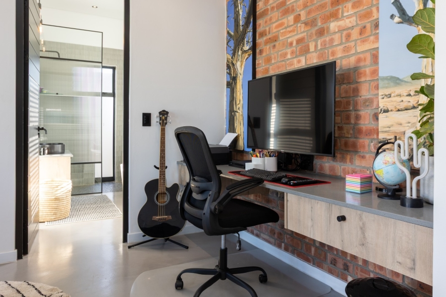 3 Bedroom Property for Sale in Lemoenkloof Western Cape